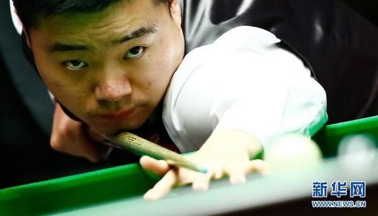 通过一系列 通过一系列