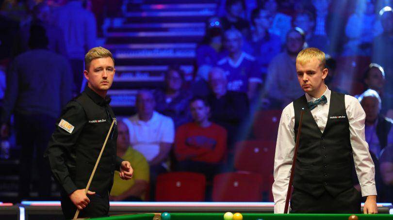 足和女排激 足和女排激